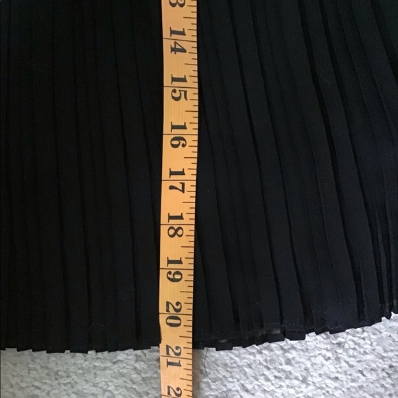 Reitmans Petites pleated midi skirt - Picture 8 of 9